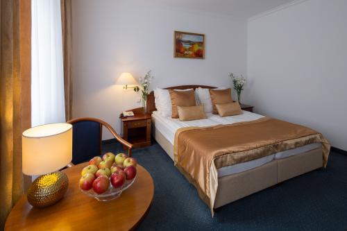 Cheap accommodation in Gyor, in Hotel Fonte  - double room