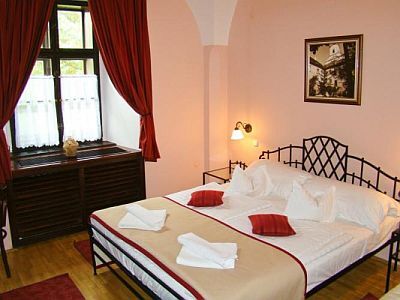 Hotel Klastrom, romantic hotelroom at affordable prices in Gyor